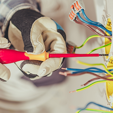 Bayou-St-John-Mid-City-Area-Electrician-Licensed-in-New-Orleans-Repairs-Old-Wiring-for-Homeowners 1