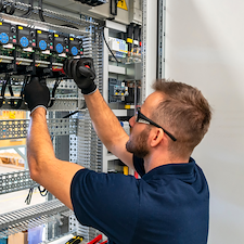 Electrical-Motor-Controls-in-New-Orleans-LA-Professional-Services-from-MK-Electric-Man-1 1