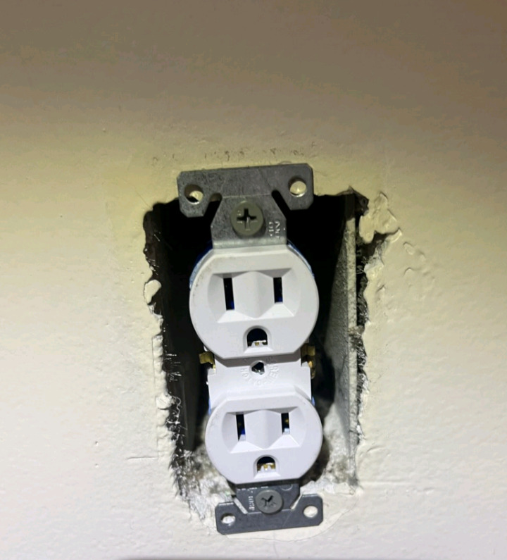 Expert GFCI and Receptacle Installation in New Orleans, LA by MK Electric Man