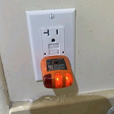 Expert-GFCI-and-Receptacle-Installation-in-New-Orleans-LA-by-MK-Electric-Man 1