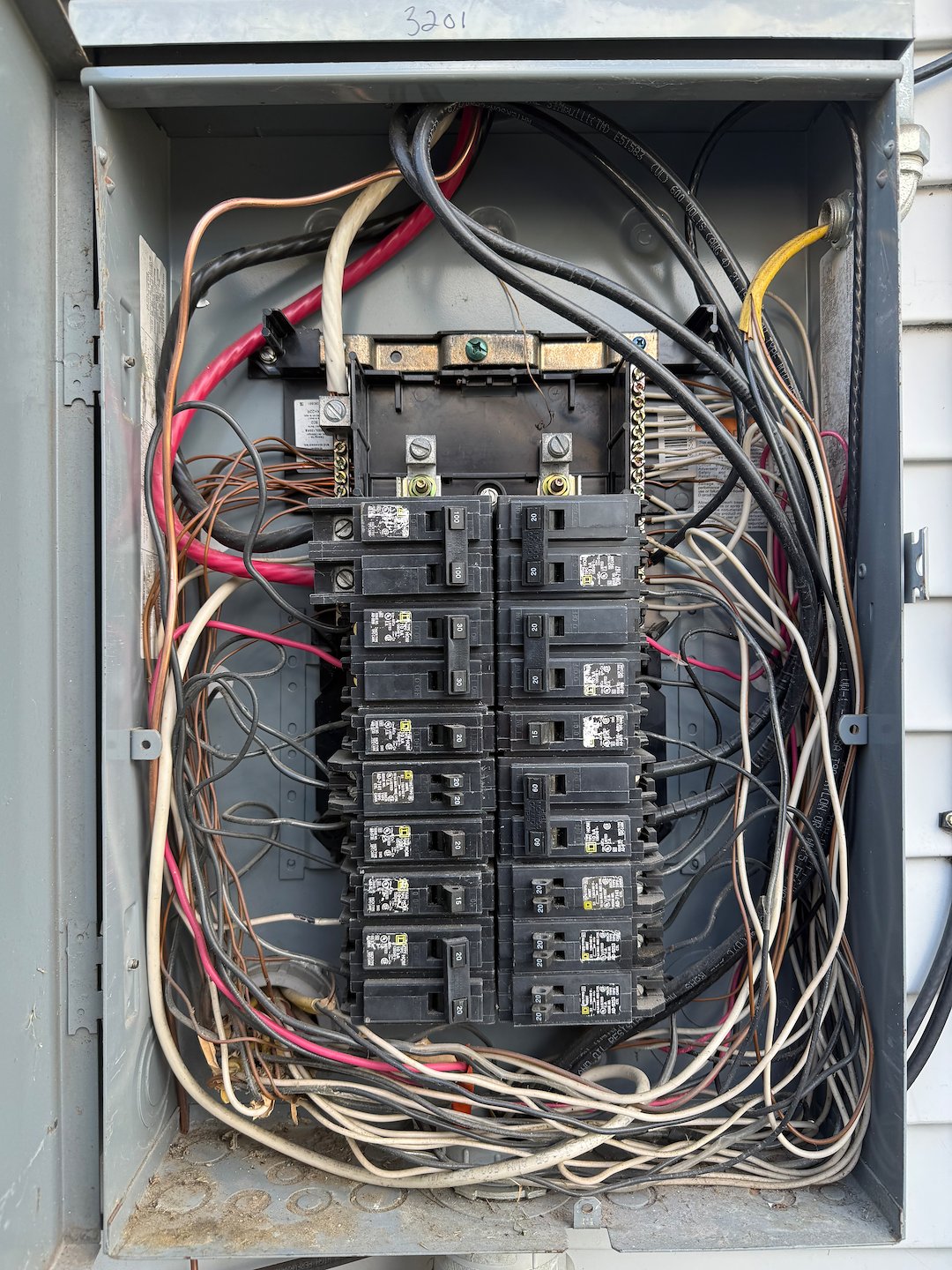 Lower Garden District, New Orleans Electrician Solving Power Outage Issues with Same Day Circuit Breaker Repairs