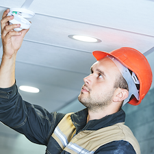 Smoke-Detector-Installation-in-New-Orleans-LA-Protect-Your-Home-with-MK-Electric-Man 1
